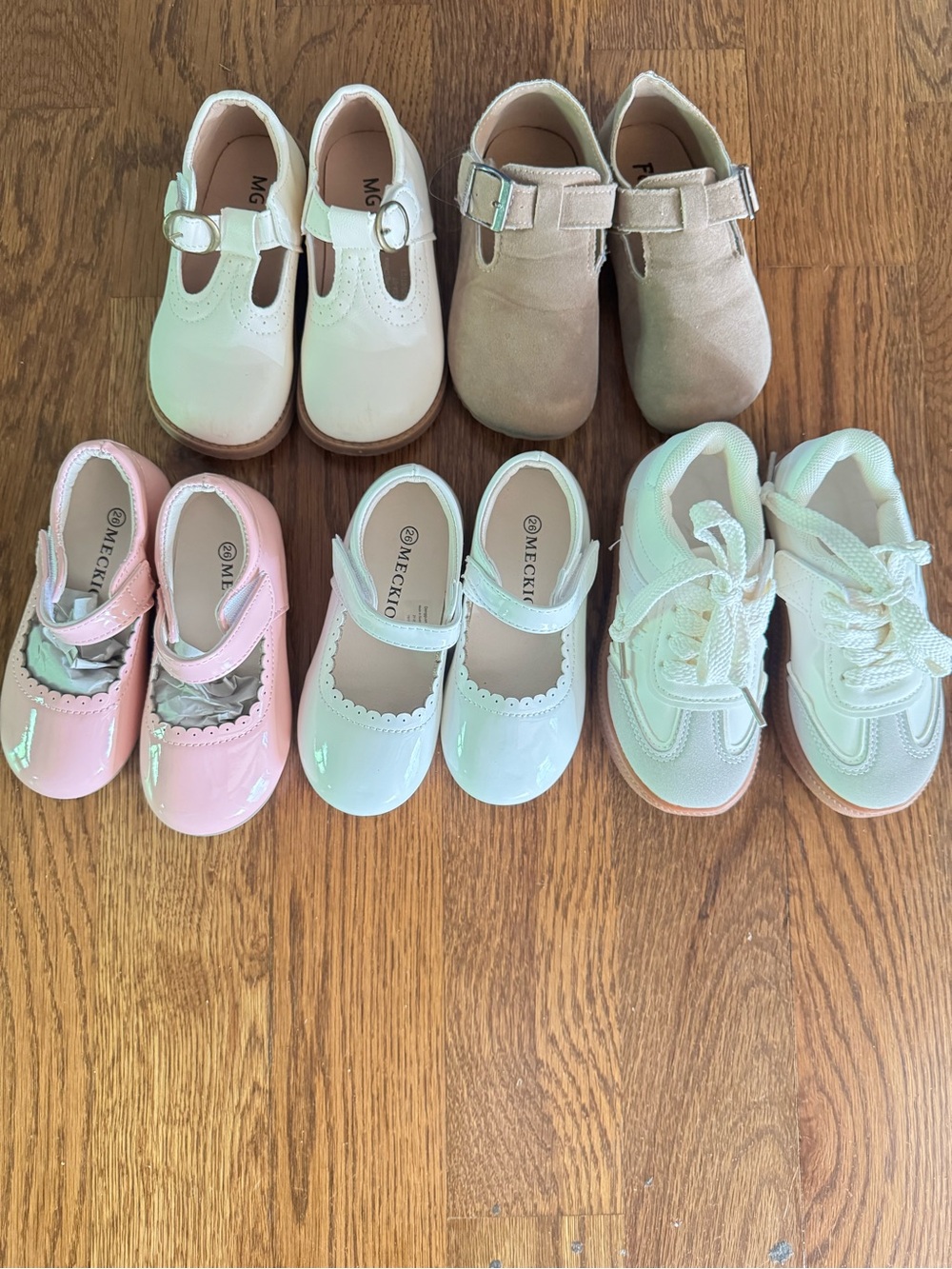 Girls shoes 9.5 (size 26)